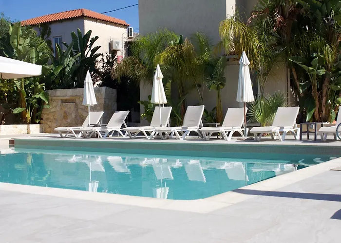 Makris Yialos Apartments